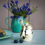 QUEEN BEE HONEY POT WITH SPREADER - Görsel 3
