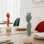THE RED GUEST FIGURINE. SMALL MODEL. - Görsel 3