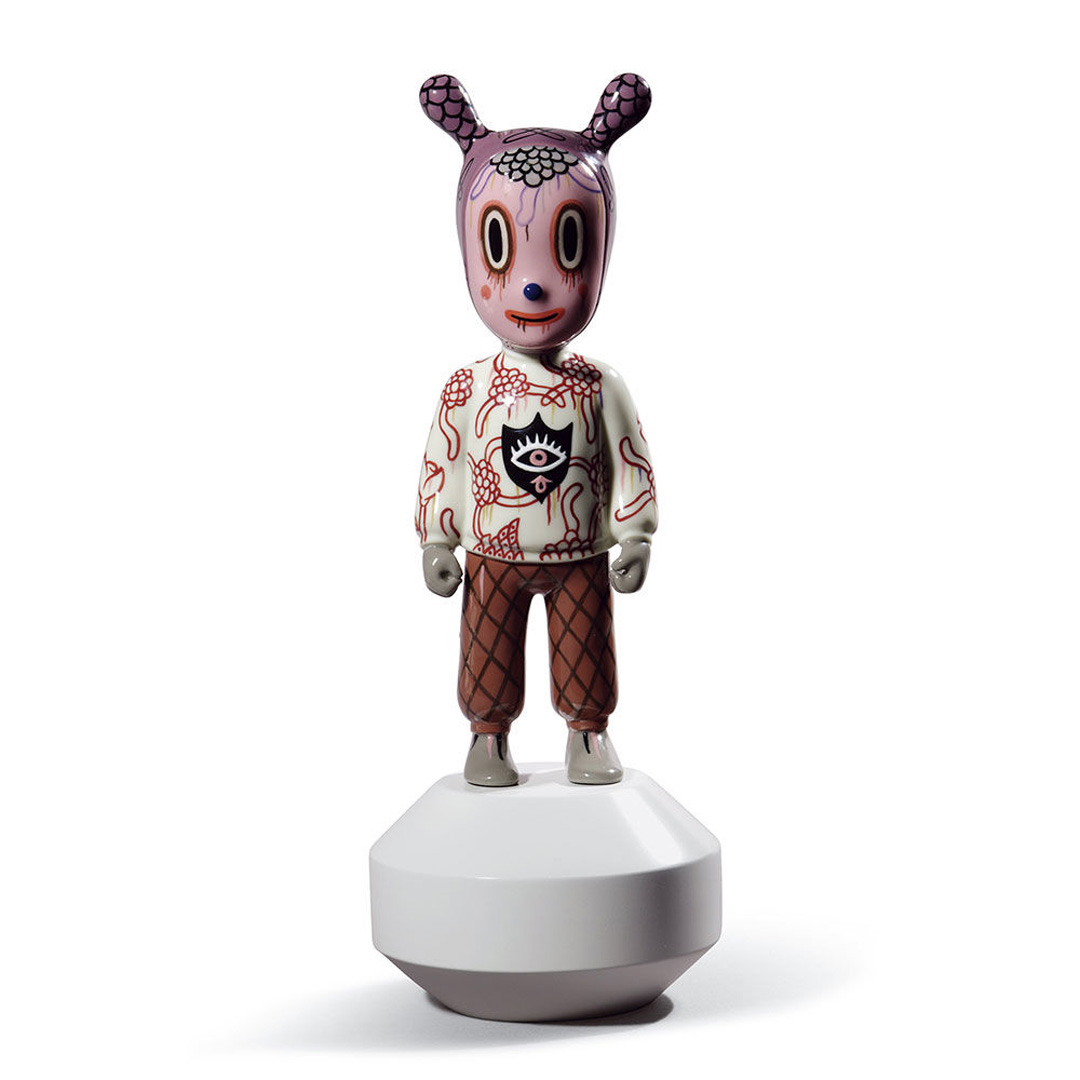 THE-GUEST-BY-GARY-BASEMAN-FIGURINE.-SMALL-MODEL.-NUMBERED-EDITION-01007890.jpg THE GUEST BY GARY BASEMAN FIGURINE. SMALL MODEL. NUMBERED EDITION